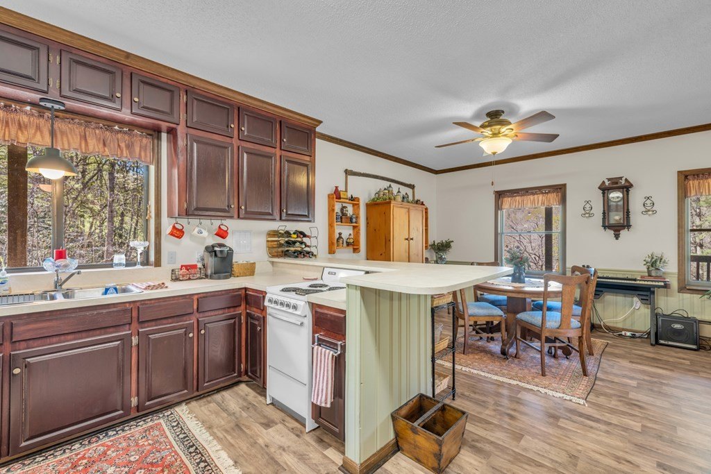 Hayesville, North Carolina, 28904, United States, 3 Bedrooms Bedrooms, ,3 BathroomsBathrooms,Residential,For Sale,1834730