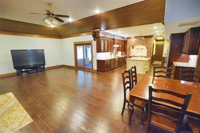 Tahlequah, Oklahoma, 74464, United States, 4 Bedrooms Bedrooms, ,4 BathroomsBathrooms,Residential,For Sale,1975818