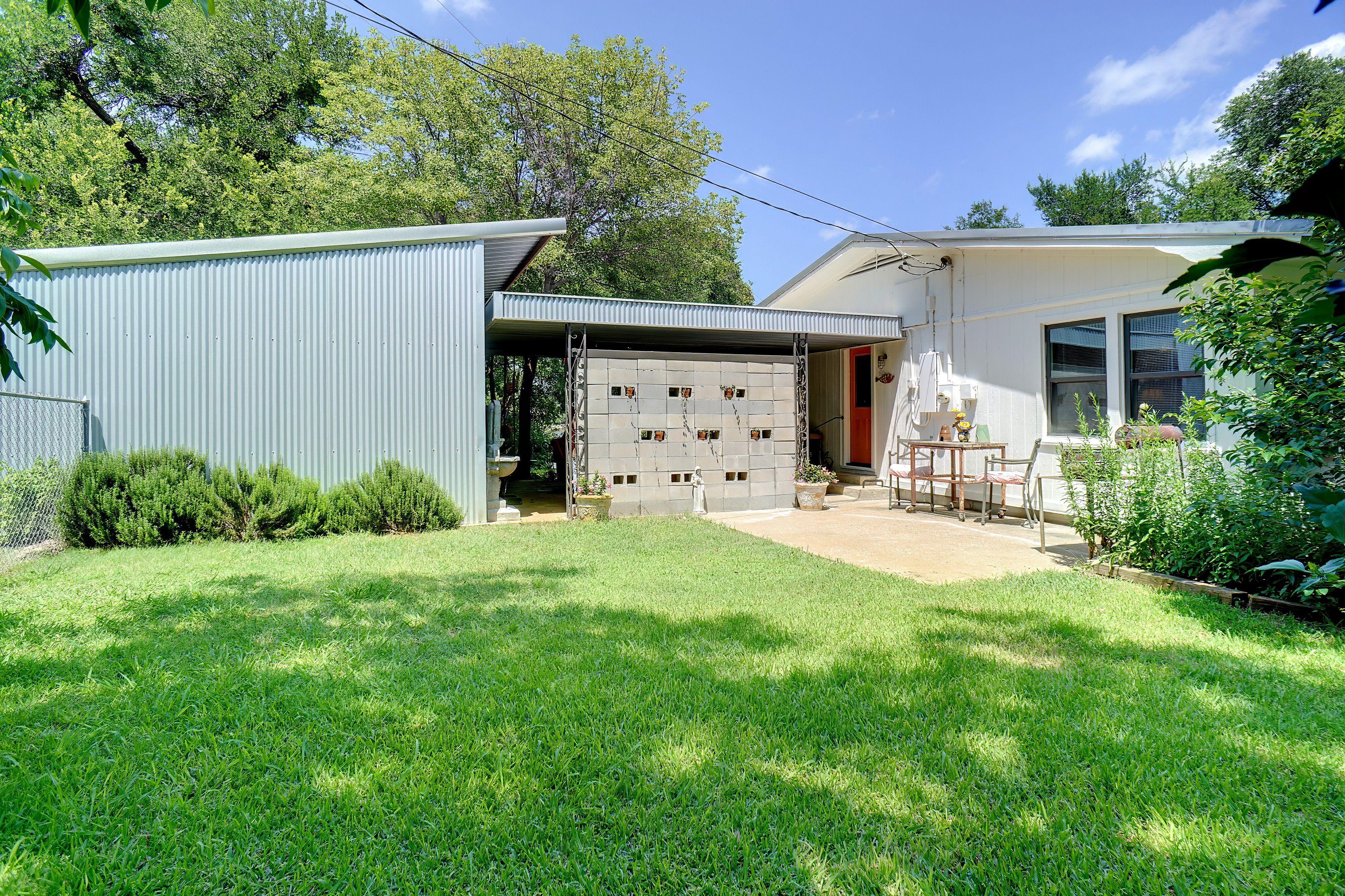Lake Bridgeport, Texas, 76426, United States, 3 Bedrooms Bedrooms, ,3 BathroomsBathrooms,Residential,For Sale,1989947