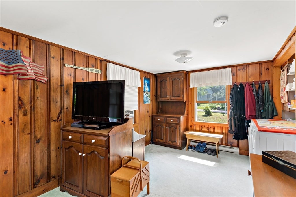 Lakeville, Massachusetts, 02347, United States, 2 Bedrooms Bedrooms, ,1 BathroomBathrooms,Residential,For Sale,1924540