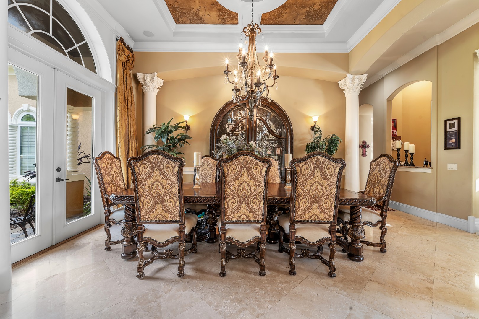 Thonotosassa, Florida, 33592, United States, 5 Bedrooms Bedrooms, ,6 BathroomsBathrooms,Residential,For Sale,1979751