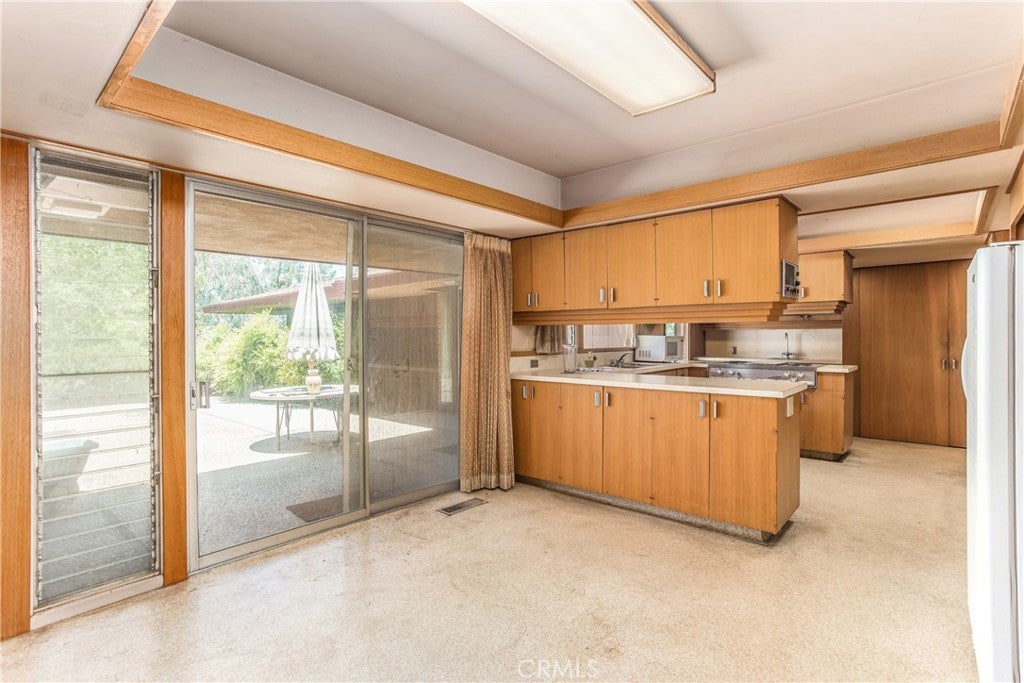 Redlands, California, 92373, United States, 4 Bedrooms Bedrooms, ,1 BathroomBathrooms,Residential,For Sale,1899993