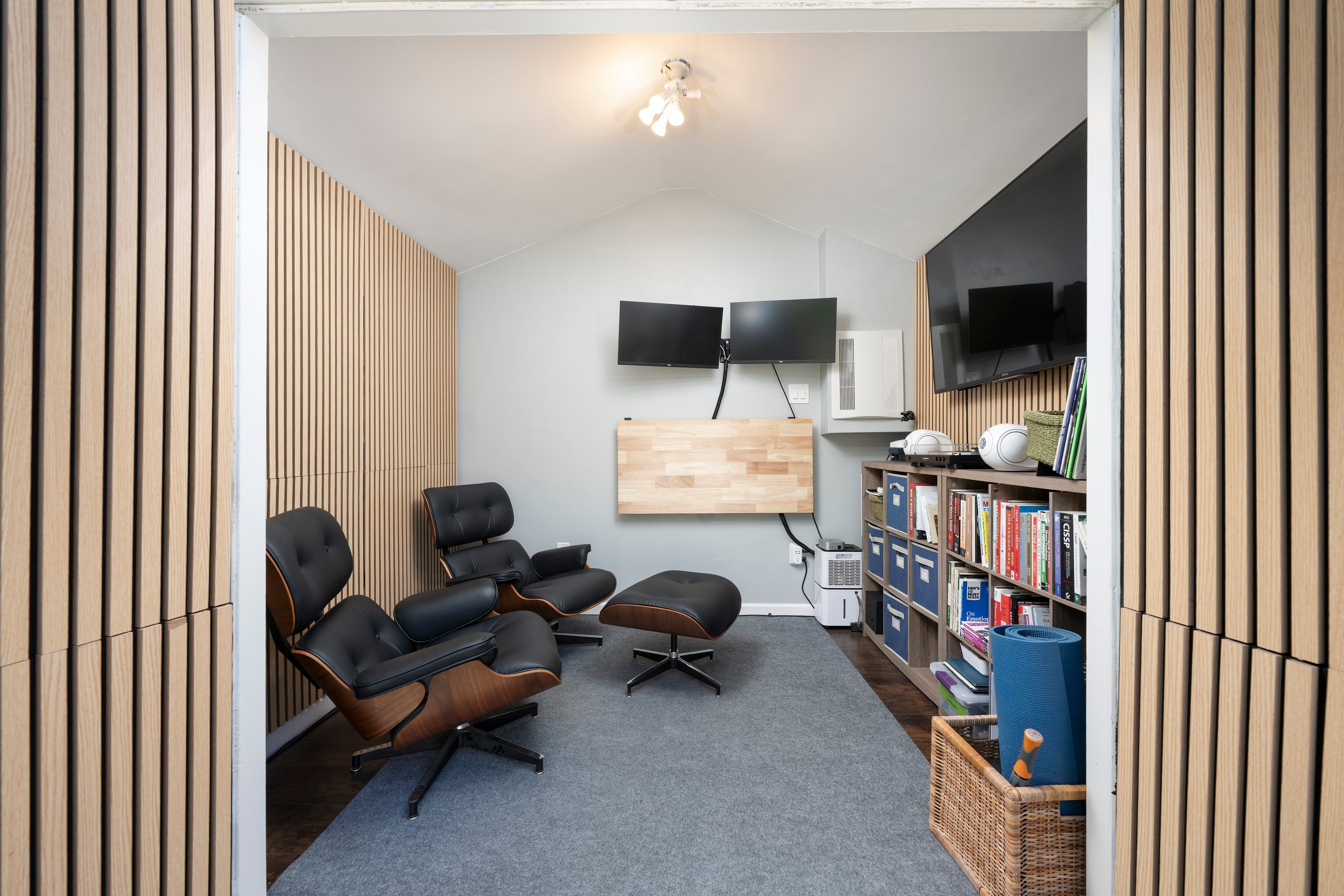  Extensively Upgraded Home - 物件實景