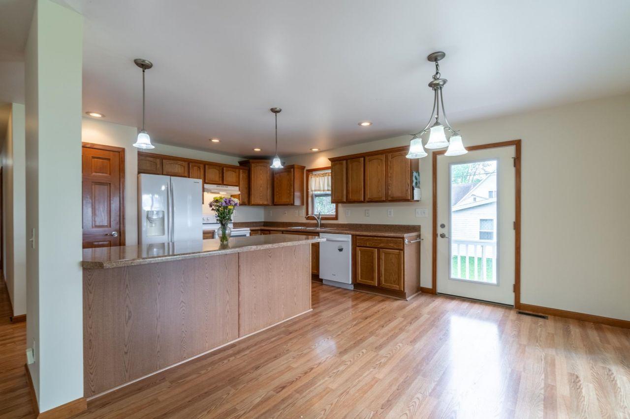 Columbia City, Indiana, 46725, United States, 6 Bedrooms Bedrooms, ,3 BathroomsBathrooms,Residential,For Sale,1827177
