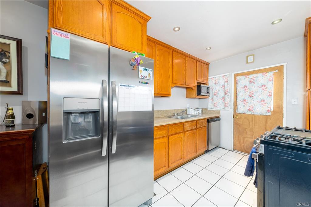 Los Angeles, California, 90059, United States, 2 Bedrooms Bedrooms, ,1 BathroomBathrooms,Residential,For Sale,1908040