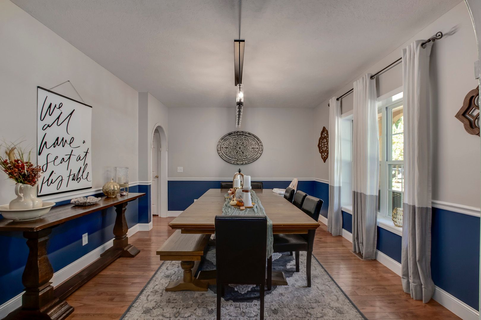 Kingston, Tennessee, 37763, United States, 5 Bedrooms Bedrooms, ,5 BathroomsBathrooms,Residential,For Sale,2011404