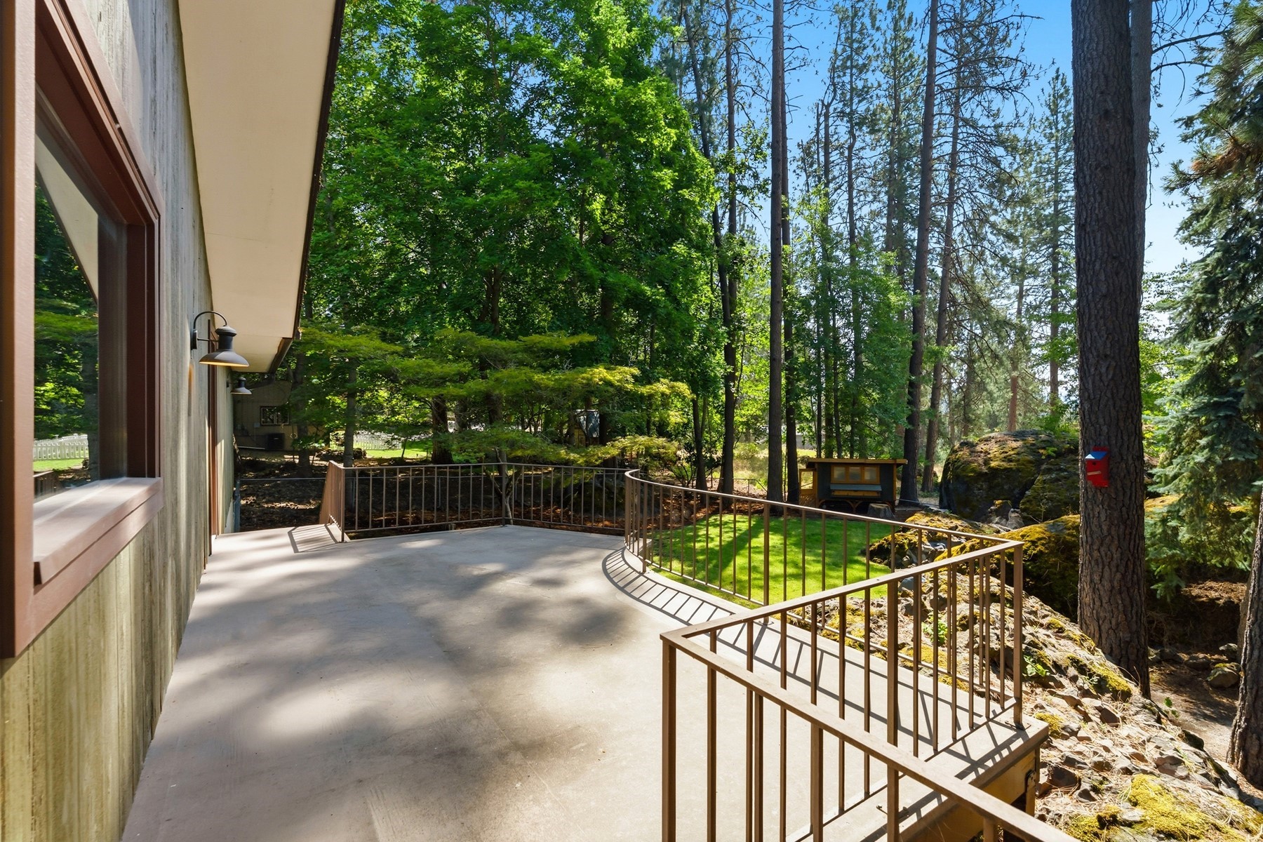  1023 N Crestline Dr - 物件實景