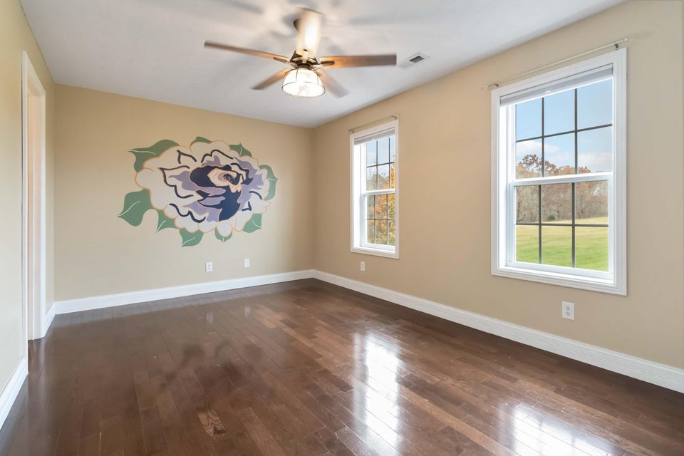 Dunnville, Kentucky, 42528, United States, 6 Bedrooms Bedrooms, ,5 BathroomsBathrooms,Residential,For Sale,1998018