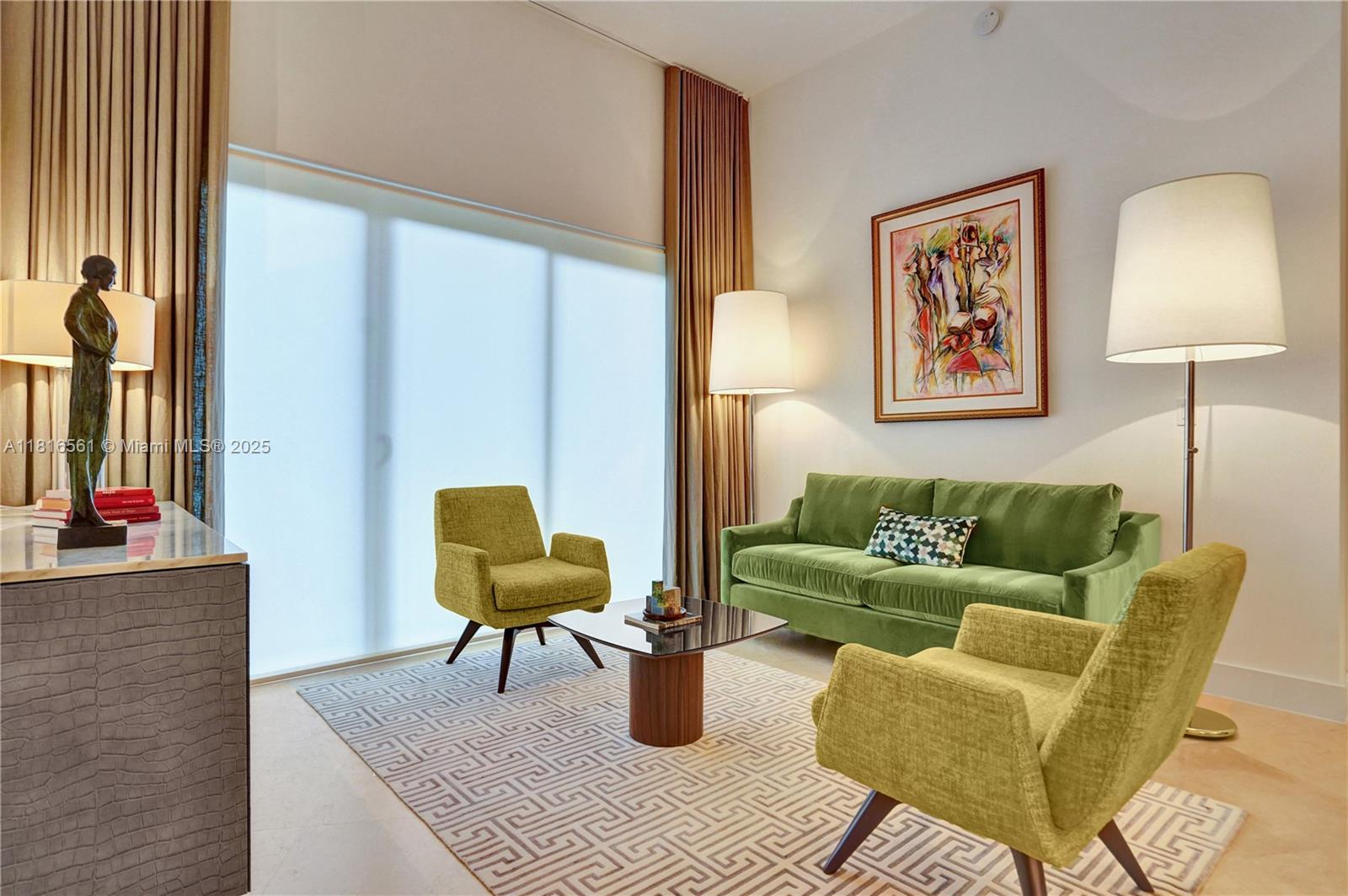 Aventura, Florida, 33180, United States, 2 Bedrooms Bedrooms, ,2 BathroomsBathrooms,Residential,For Sale,1848043