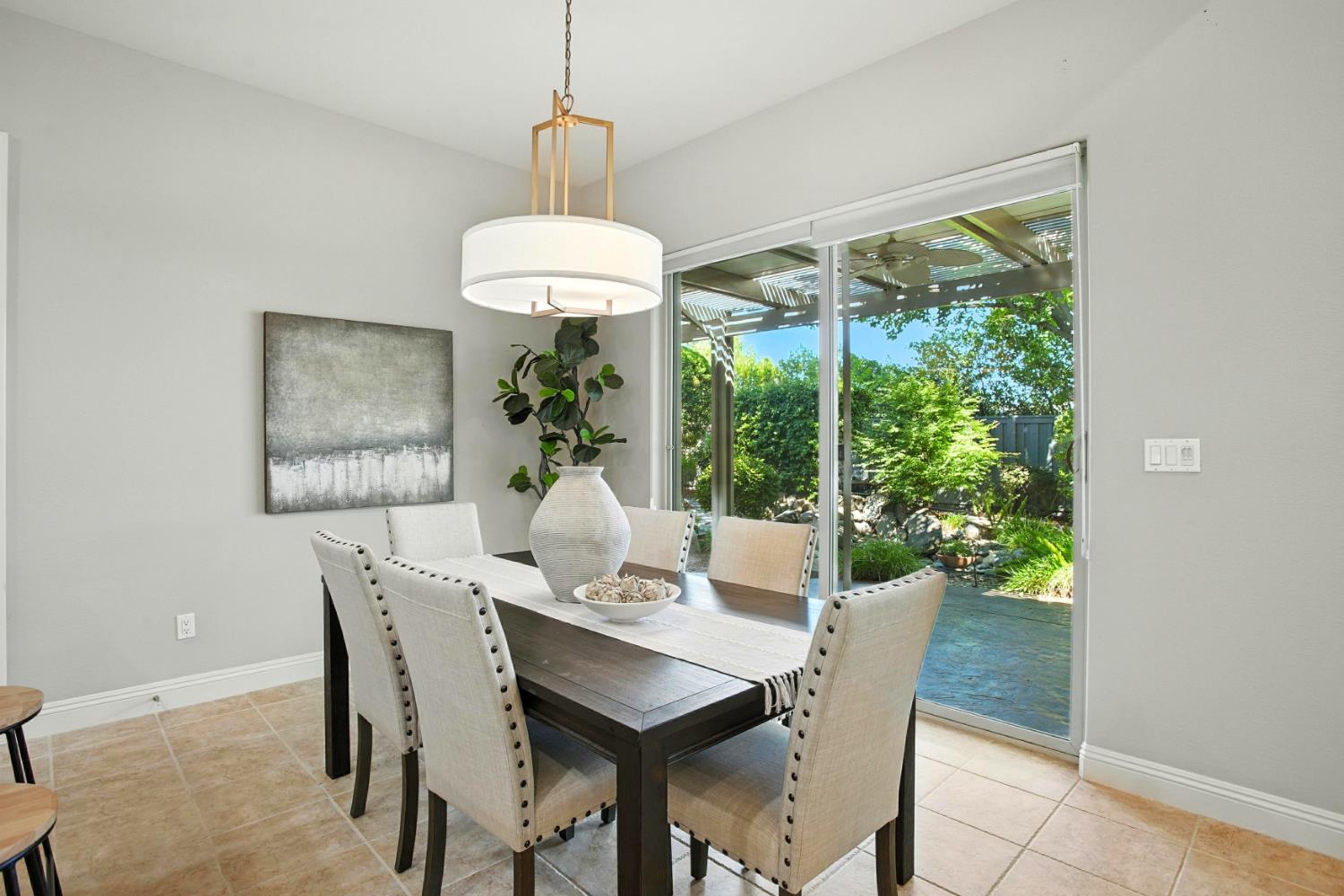 Roseville, California, 95661, United States, 4 Bedrooms Bedrooms, ,3 BathroomsBathrooms,Residential,For Sale,1934690