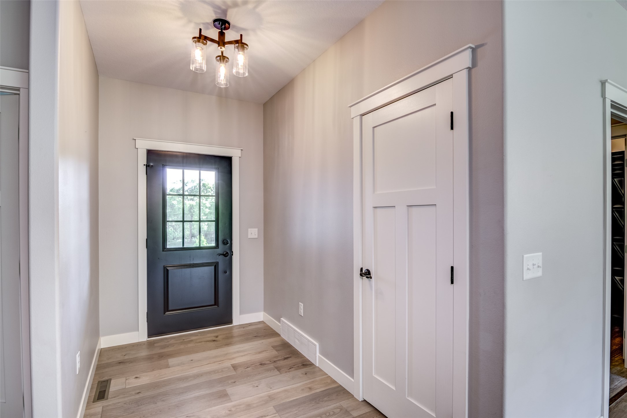 Eau Claire, Wisconsin, 54701, United States, 5 Bedrooms Bedrooms, ,3 BathroomsBathrooms,Residential,For Sale,2049294