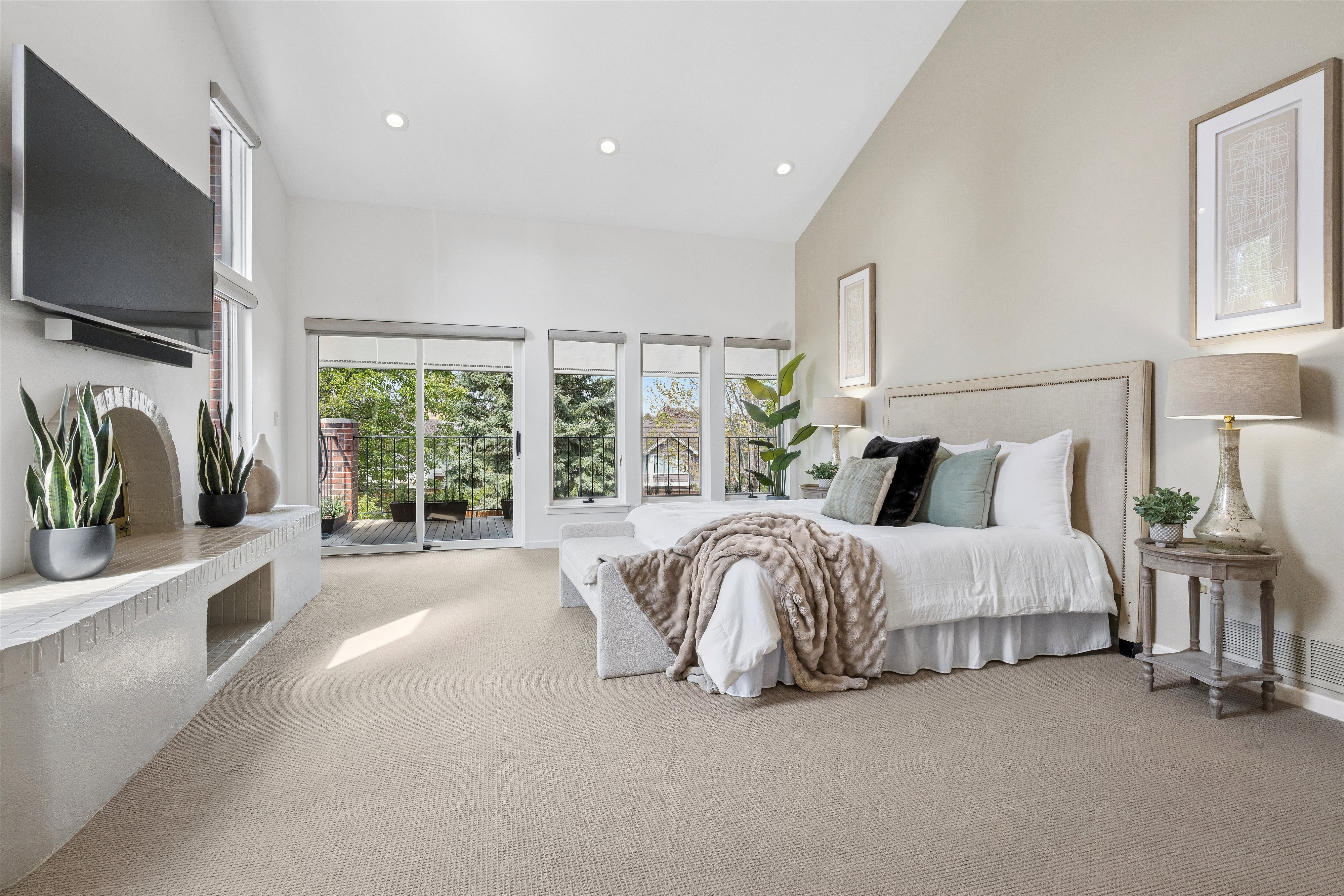  A Rare Offering: Five Bedrooms & Four Bathrooms Thoughtfully Designed Townhome - 物件實景