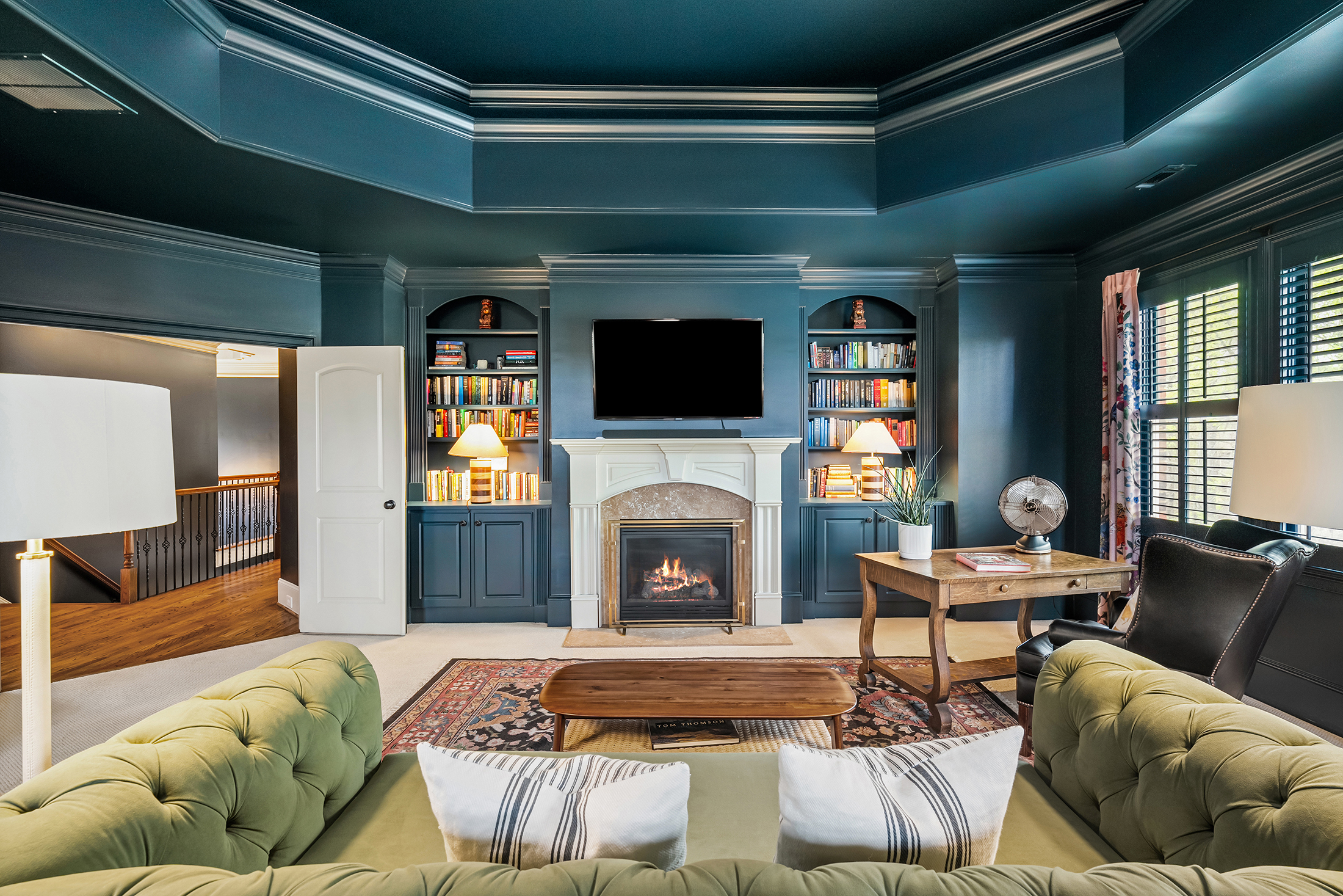  Meticulous Brick Estate Blends Timeless Architecture with Elevated Design - 物件實景