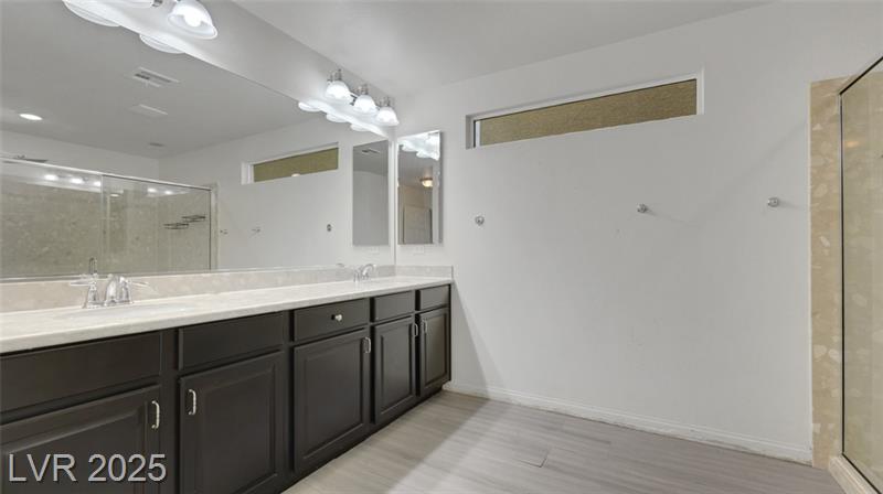 Las Vegas, Nevada, 89139, United States, 5 Bedrooms Bedrooms, ,4 BathroomsBathrooms,Residential,For Sale,1980975