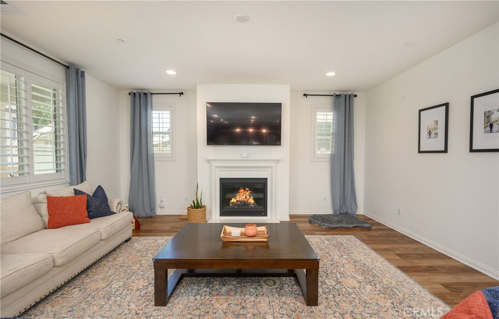 Murrieta, California, 92563, United States, 3 Bedrooms Bedrooms, ,3 BathroomsBathrooms,Residential,For Sale,1927854