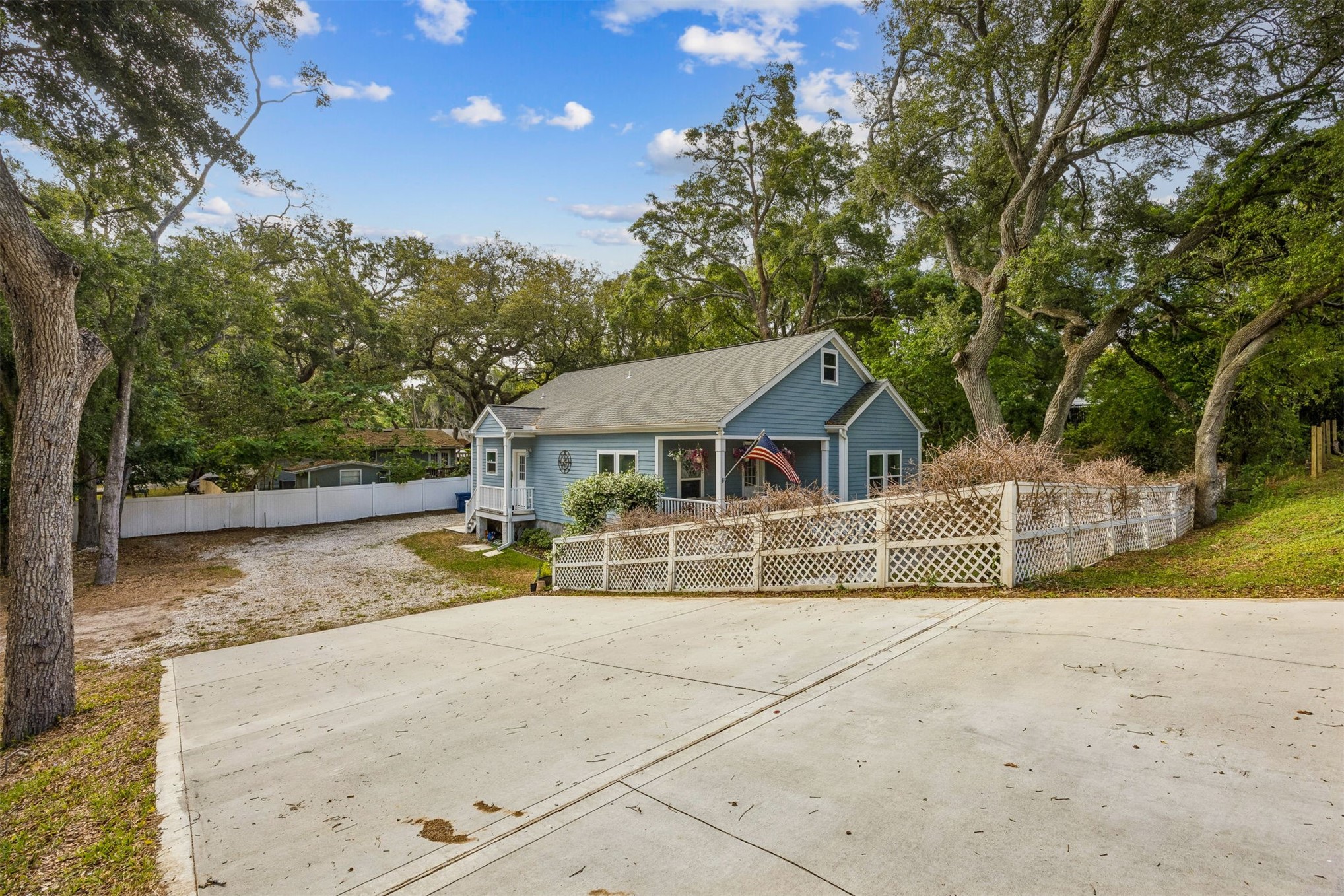 Fernandina Beach, Florida, 32034, United States, 3 Bedrooms Bedrooms, ,2 BathroomsBathrooms,Residential,For Sale,2040424