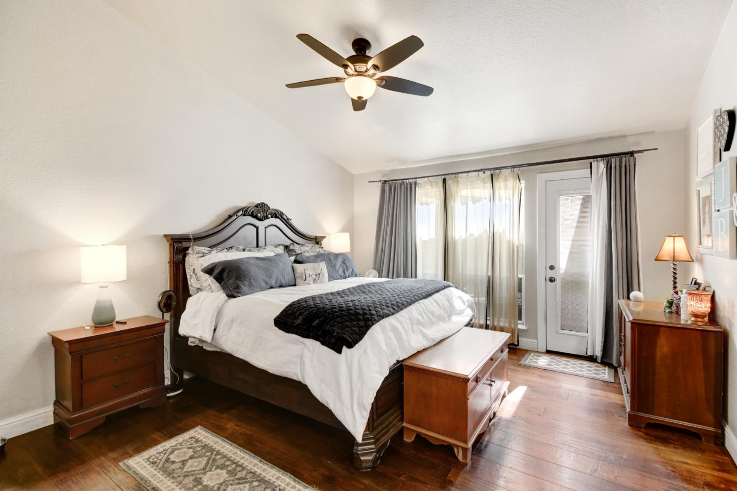 Elk Grove, California, 95624, United States, 4 Bedrooms Bedrooms, ,4 BathroomsBathrooms,Residential,For Sale,1987629