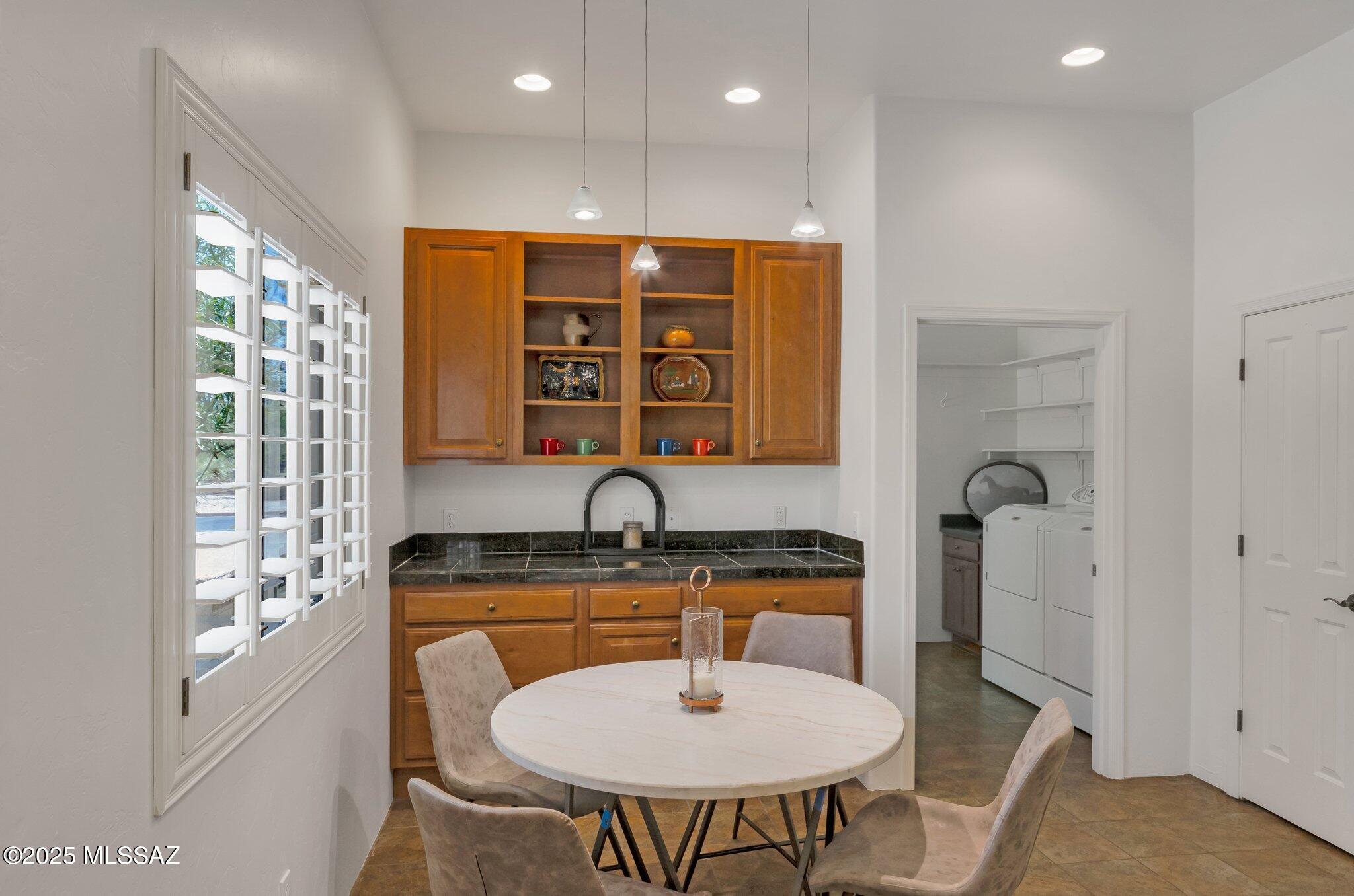 Tucson, Arizona, 85712, United States, 4 Bedrooms Bedrooms, ,4 BathroomsBathrooms,Residential,For Sale,1850331