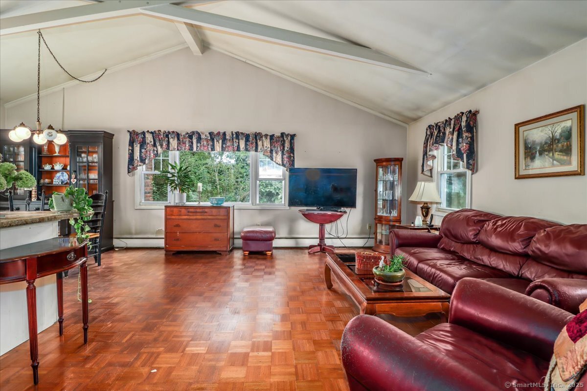 Brookfield, Connecticut, 06804, United States, 3 Bedrooms Bedrooms, ,3 BathroomsBathrooms,Residential,For Sale,1948601
