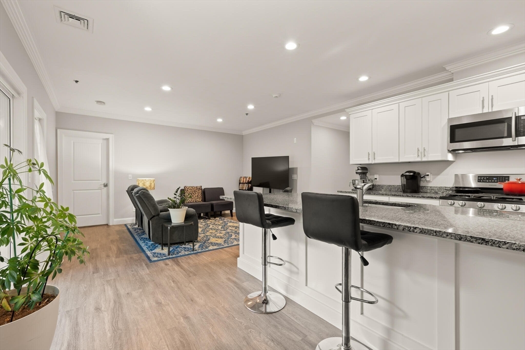 Holbrook, Massachusetts, 02343, United States, 2 Bedrooms Bedrooms, ,2 BathroomsBathrooms,Residential,For Sale,1957151