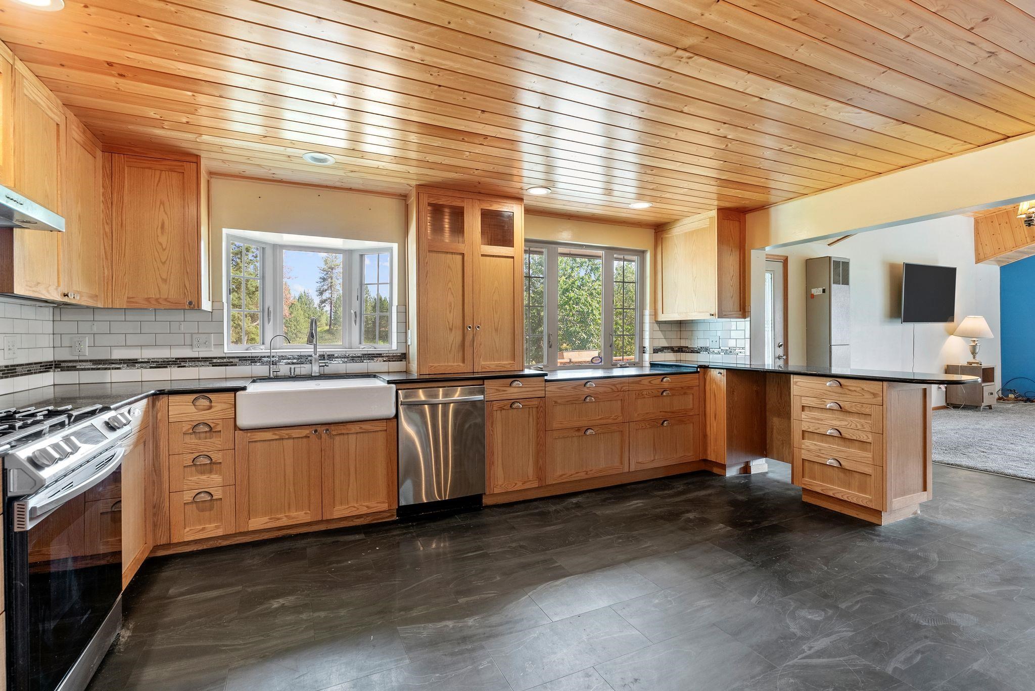 Valley, Washington, 99181, United States, 3 Bedrooms Bedrooms, ,2 BathroomsBathrooms,Residential,For Sale,1901160
