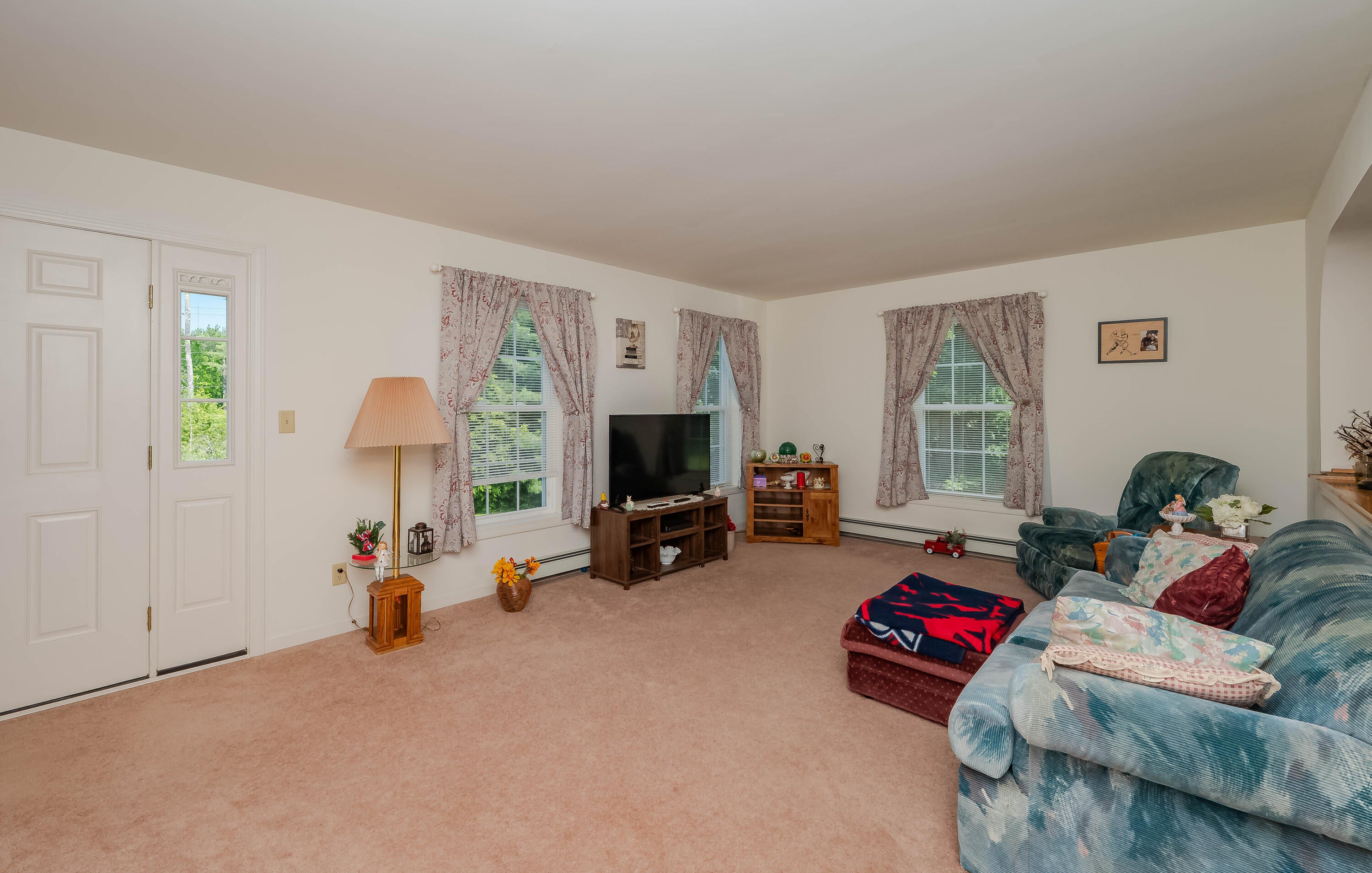 North Berwick, Maine, 03906, United States, 3 Bedrooms Bedrooms, ,3 BathroomsBathrooms,Residential,For Sale,1870422