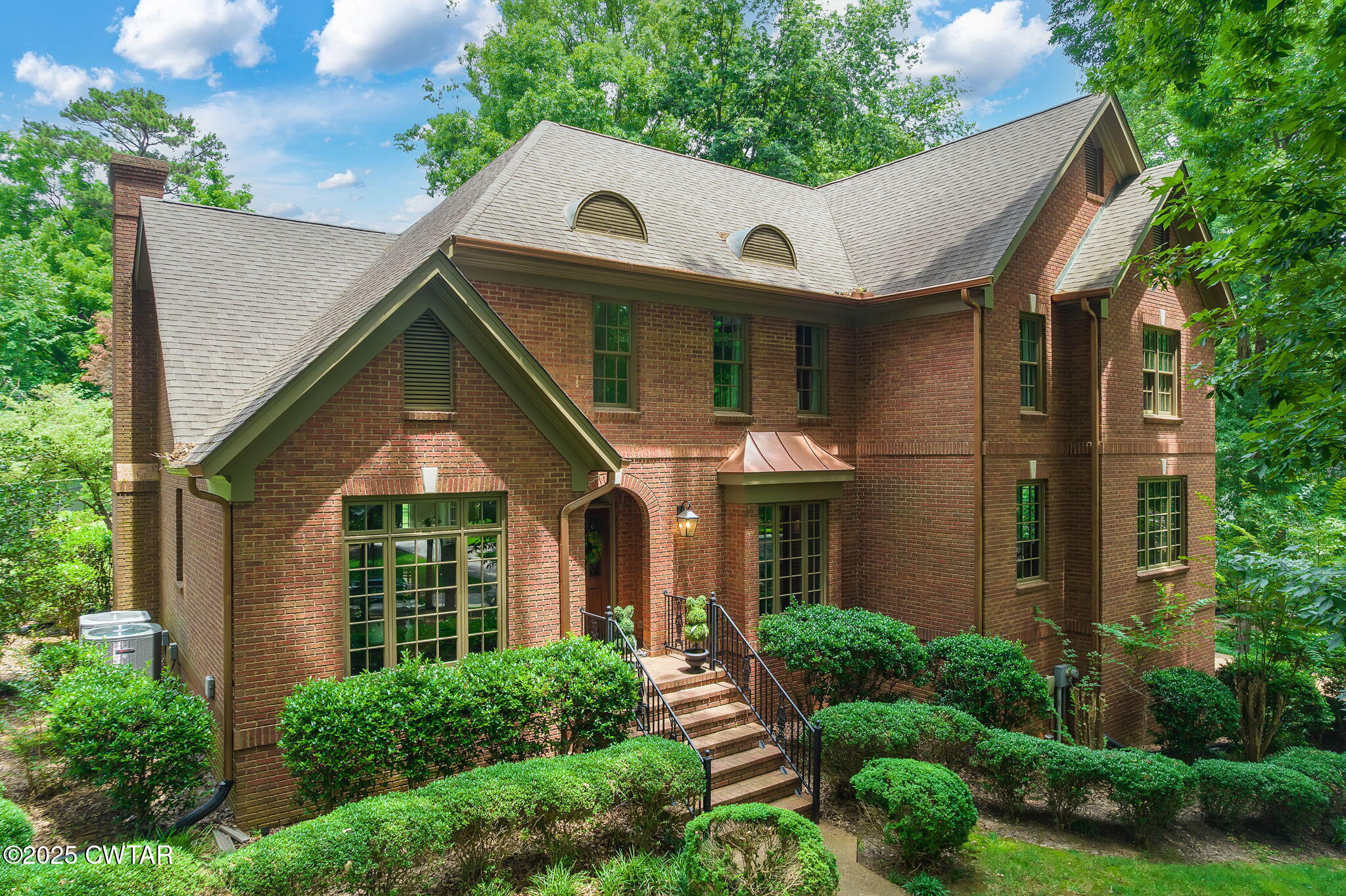 Jackson, Tennessee, 38305, United States, 4 Bedrooms Bedrooms, ,4 BathroomsBathrooms,Residential,For Sale,1894797
