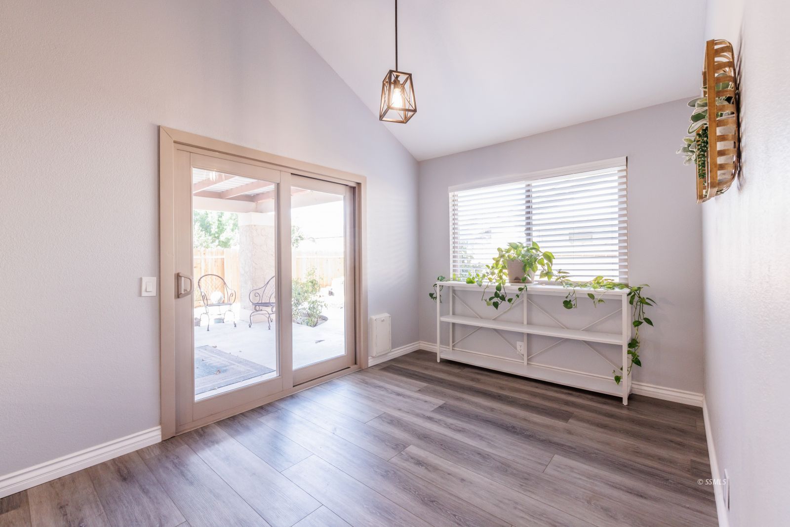 Ridgecrest, California, 93555, United States, 4 Bedrooms Bedrooms, ,3 BathroomsBathrooms,Residential,For Sale,1912187