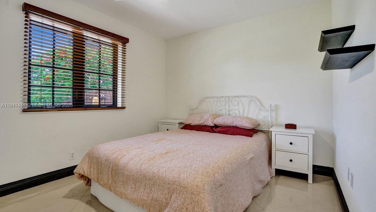 Davie, Florida, 33330, United States, 5 Bedrooms Bedrooms, ,5 BathroomsBathrooms,Residential,For Sale,1896833
