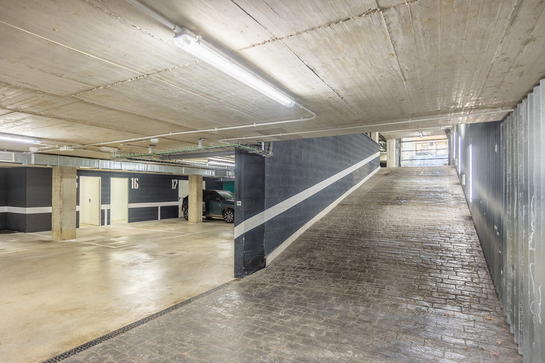  Exclusive duplex with terrace, two parking spaces and storage in Manuel Siurot - 物件實景