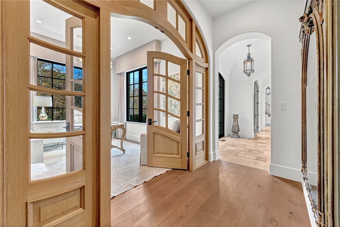 Fayetteville, Arkansas, 72704, United States, 4 Bedrooms Bedrooms, ,5 BathroomsBathrooms,Residential,For Sale,1993299