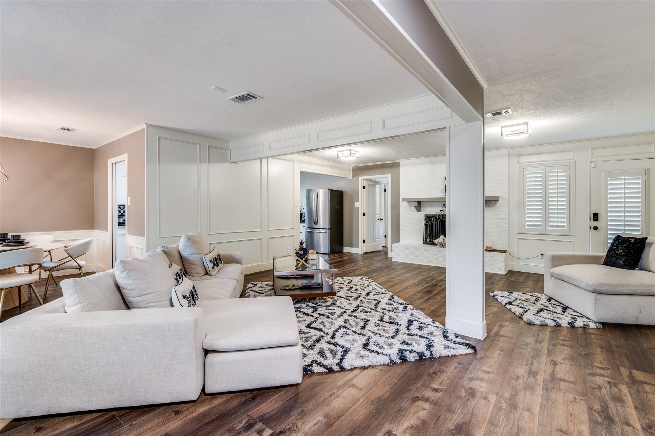 Arlington, Texas, 76017, United States, 3 Bedrooms Bedrooms, ,4 BathroomsBathrooms,Residential,For Sale,1934501