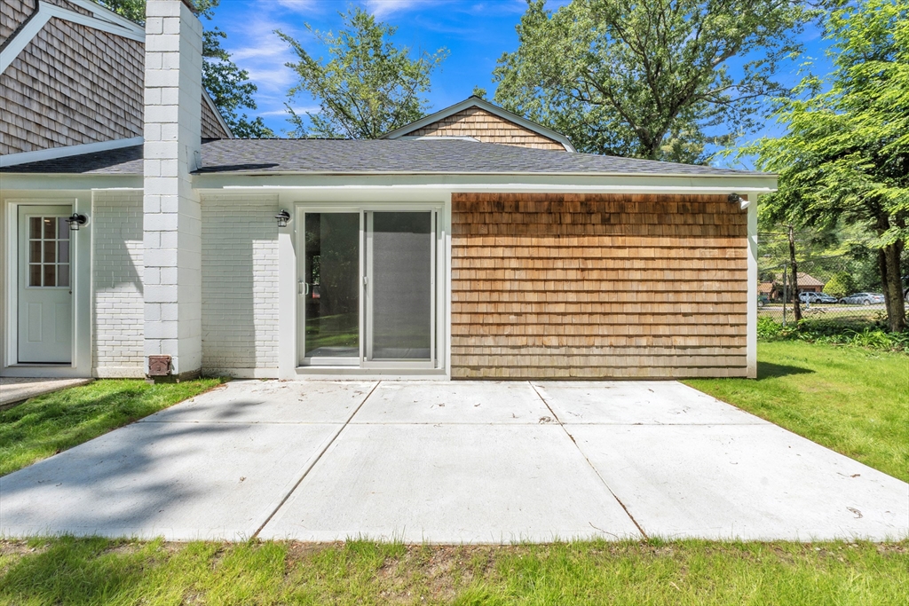North Attleboro, Massachusetts, 02760, United States, 3 Bedrooms Bedrooms, ,Residential,For Sale,1872136