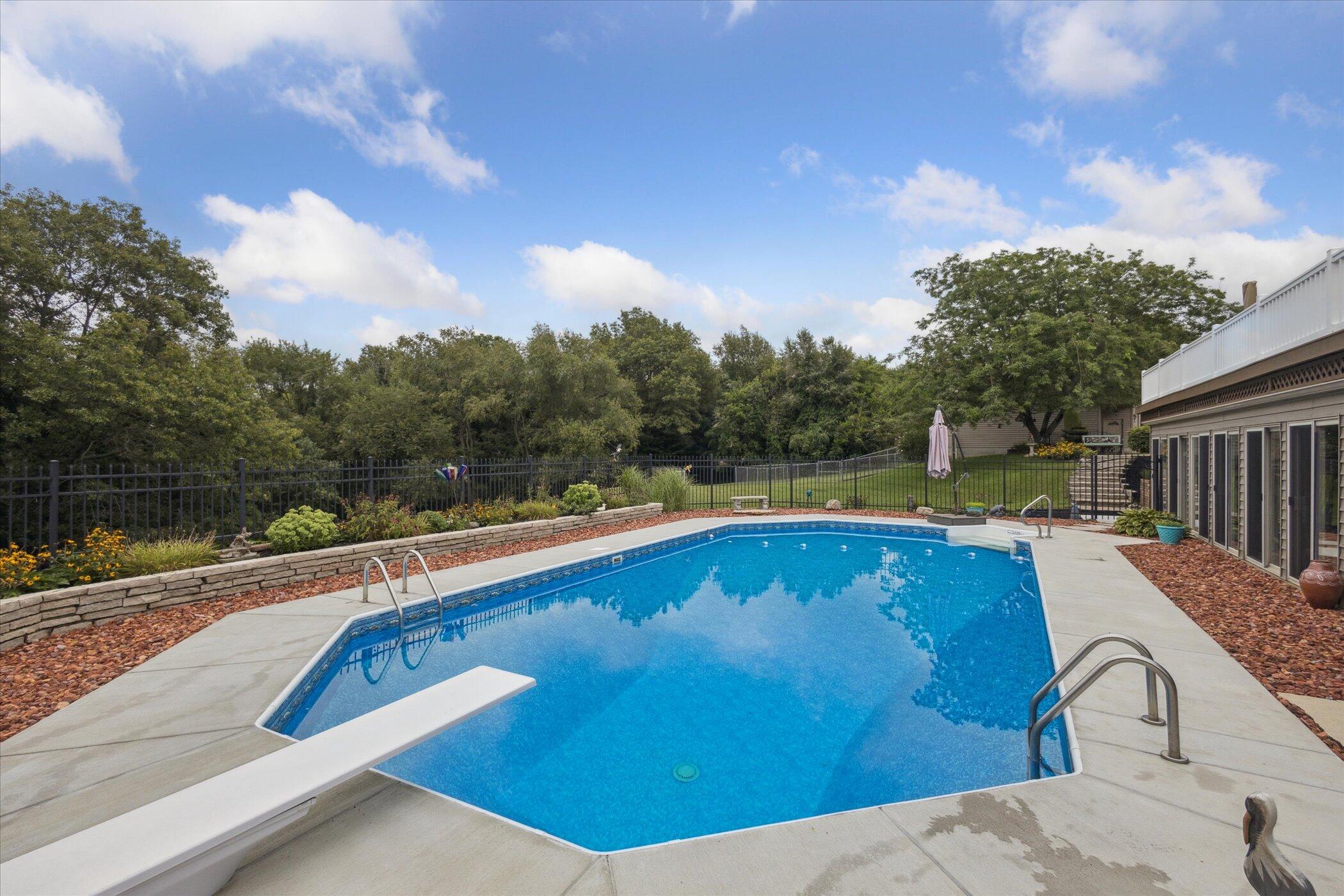 New Carlisle, Indiana, 46552, United States, 4 Bedrooms Bedrooms, ,2 BathroomsBathrooms,Residential,For Sale,1924883