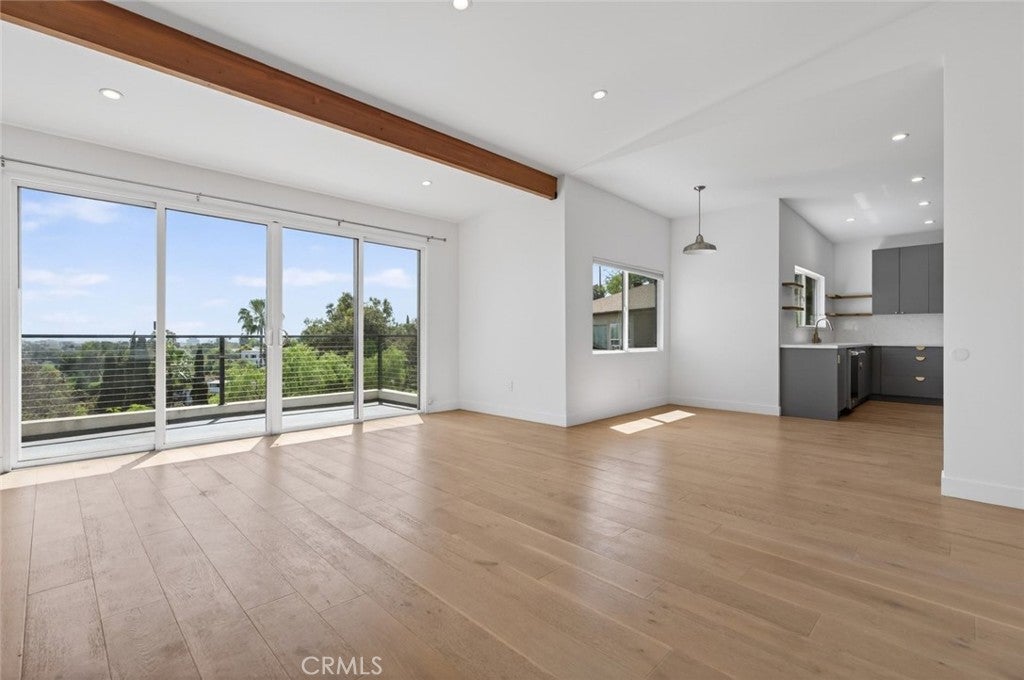 Los Angeles, California, 90026, United States, 3 Bedrooms Bedrooms, ,3 BathroomsBathrooms,Residential,For Sale,2040184