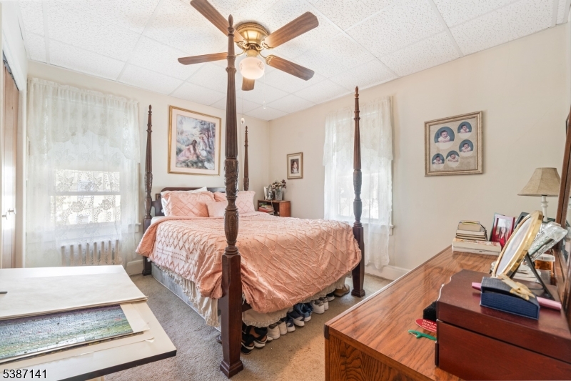 Garwood Boro, New Jersey, 07027, United States, 5 Bedrooms Bedrooms, ,2 BathroomsBathrooms,Residential,For Sale,1987528