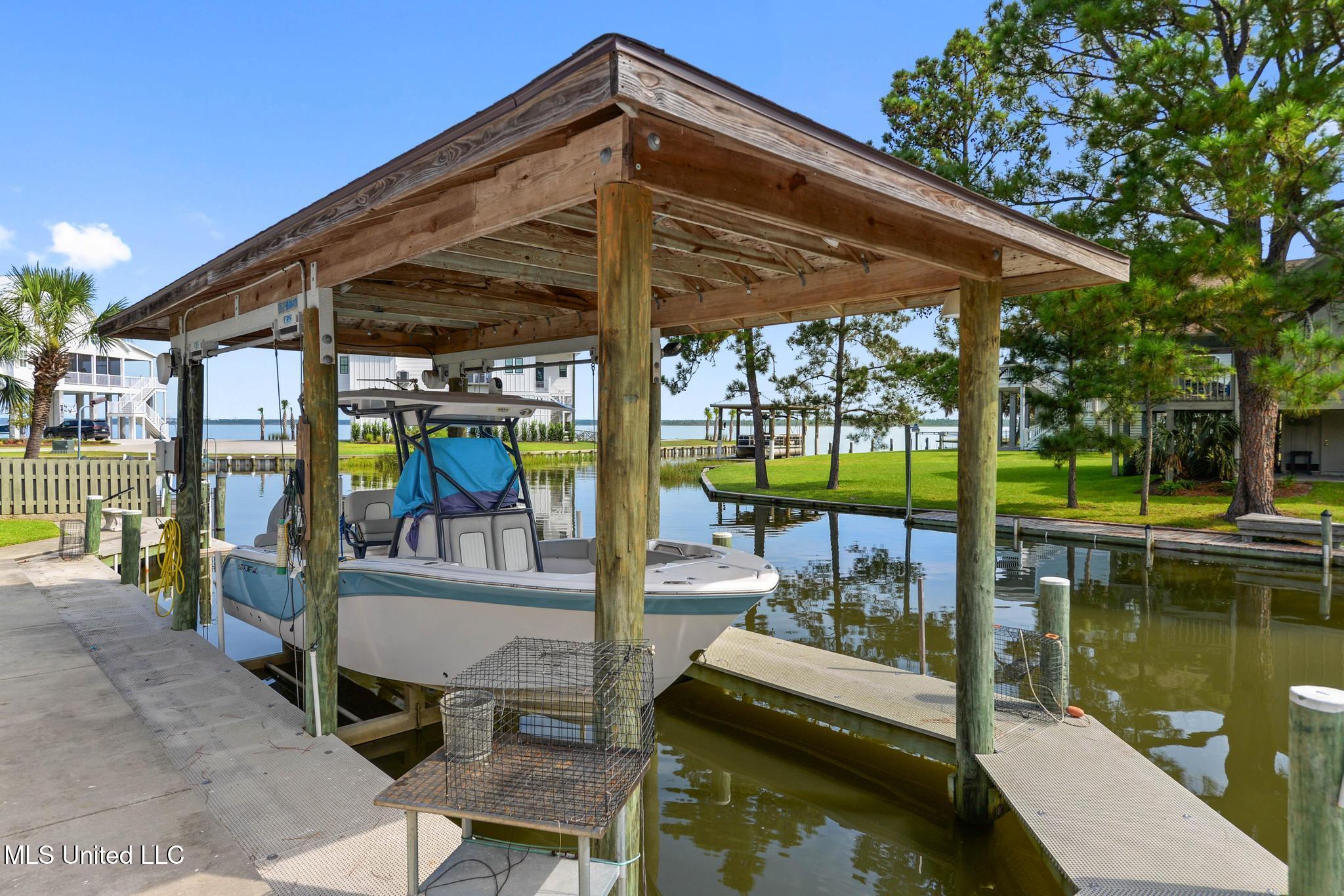 Pass Christian, Mississippi, 39571, United States, 5 Bedrooms Bedrooms, ,7 BathroomsBathrooms,Residential,For Sale,1989157