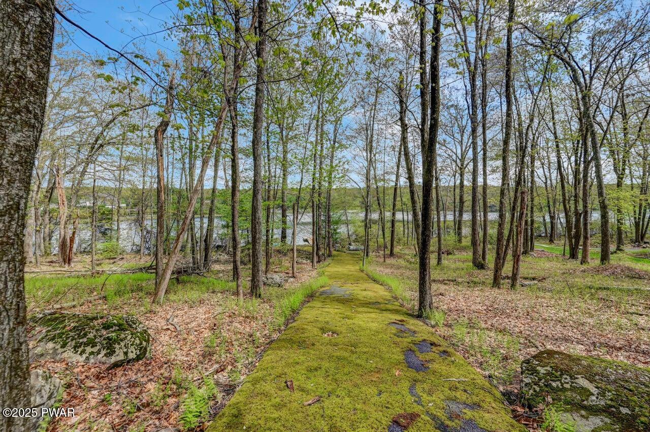 Lords Valley, Pennsylvania, 18428, United States, 5 Bedrooms Bedrooms, ,3 BathroomsBathrooms,Residential,For Sale,1977416