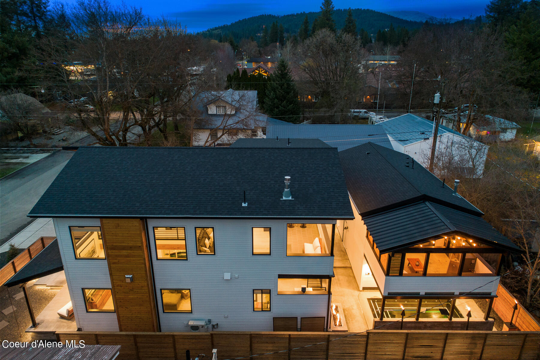 Coeur d'Alene, Idaho, 83814, United States, 4 Bedrooms Bedrooms, ,1 BathroomBathrooms,Residential,For Sale,1975946