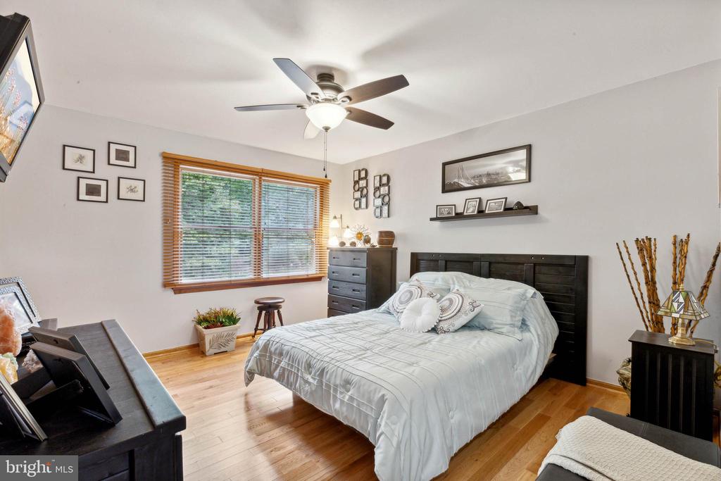 Colts Neck, New Jersey, 07722, United States, 4 Bedrooms Bedrooms, ,4 BathroomsBathrooms,Residential,For Sale,1792181