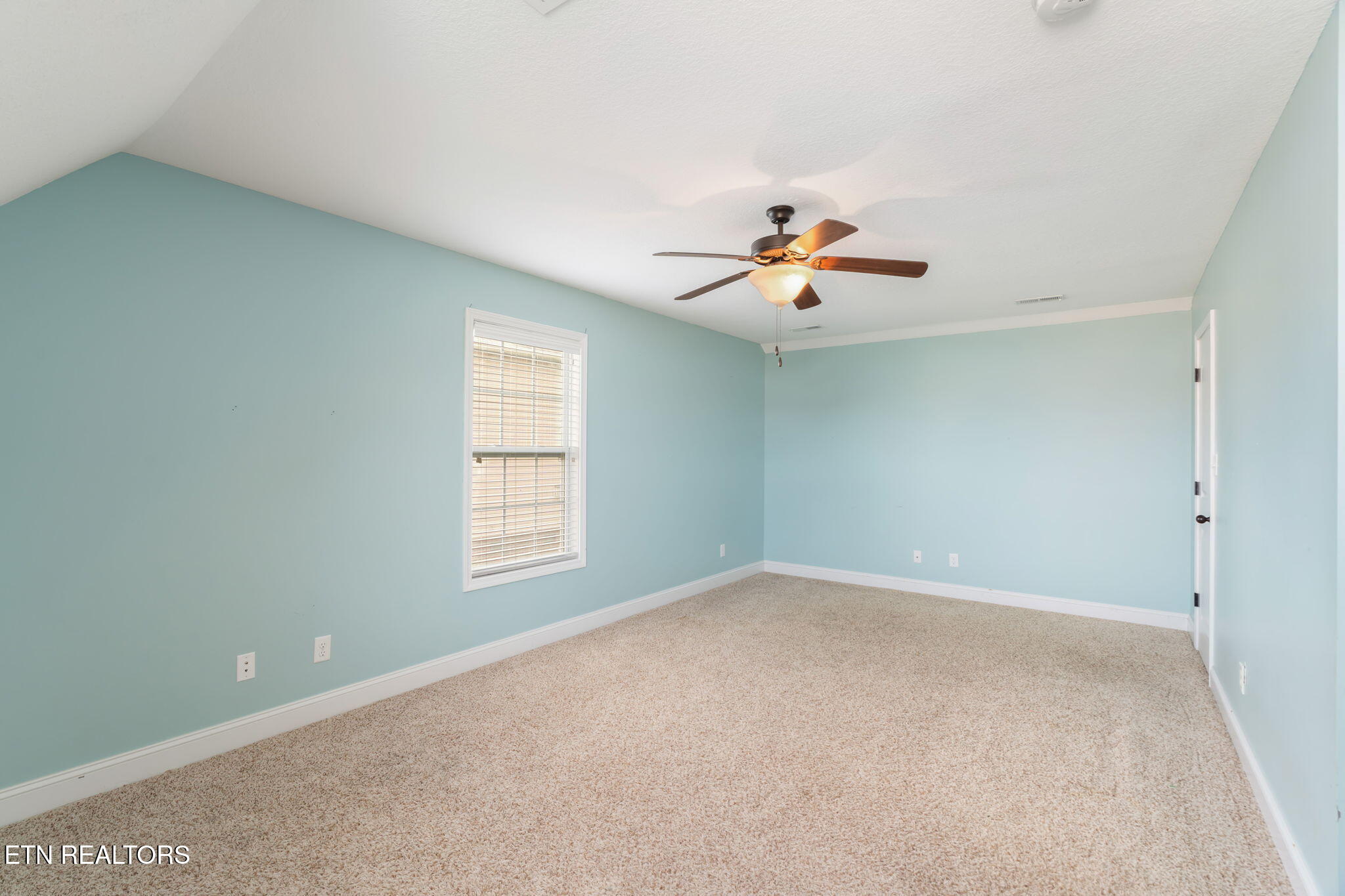 Maryville, Tennessee, 37804, United States, 4 Bedrooms Bedrooms, ,3 BathroomsBathrooms,Residential,For Sale,1996770