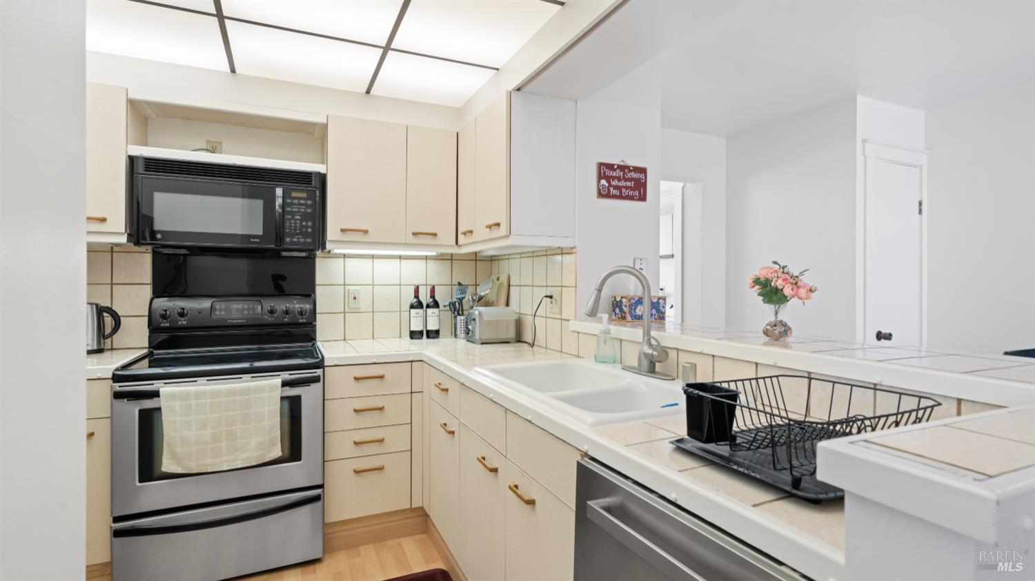 San Rafael, California, 94903, United States, 3 Bedrooms Bedrooms, ,3 BathroomsBathrooms,Residential,For Sale,1908286