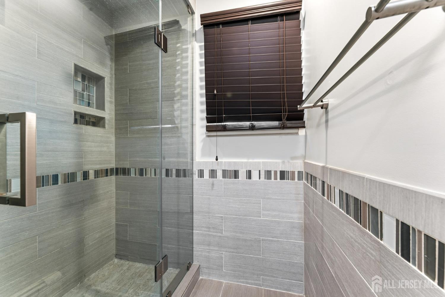 Dunellen, New Jersey, 08812, United States, 3 Bedrooms Bedrooms, ,2 BathroomsBathrooms,Residential,For Sale,1991582