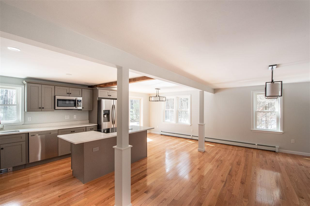 Hampstead, New Hampshire, 03841, United States, 4 Bedrooms Bedrooms, ,2 BathroomsBathrooms,Residential,For Sale,1861952