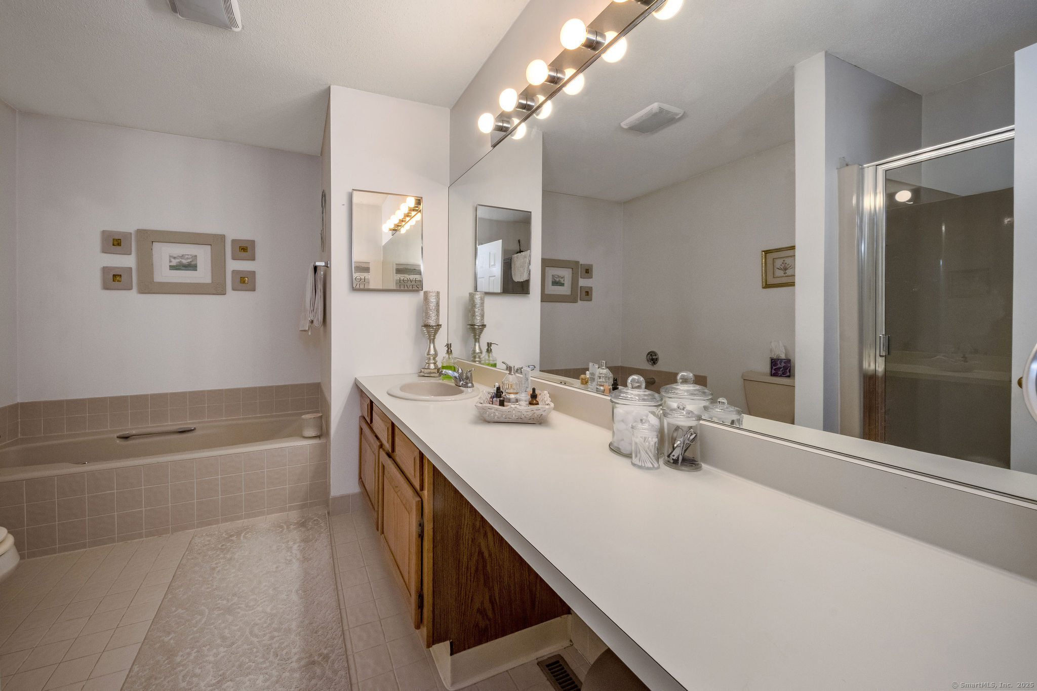 Madison, Connecticut, 06443, United States, 2 Bedrooms Bedrooms, ,2 BathroomsBathrooms,Residential,For Sale,1988022