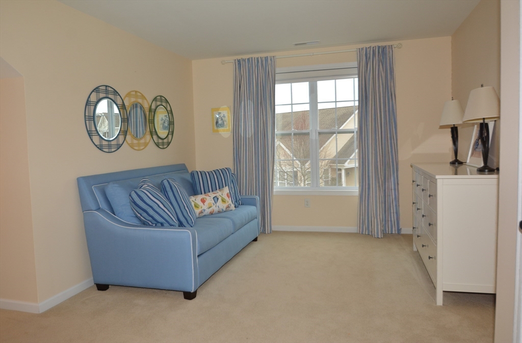 Methuen, Massachusetts, 01844, United States, 2 Bedrooms Bedrooms, ,3 BathroomsBathrooms,Residential,For Sale,1999139