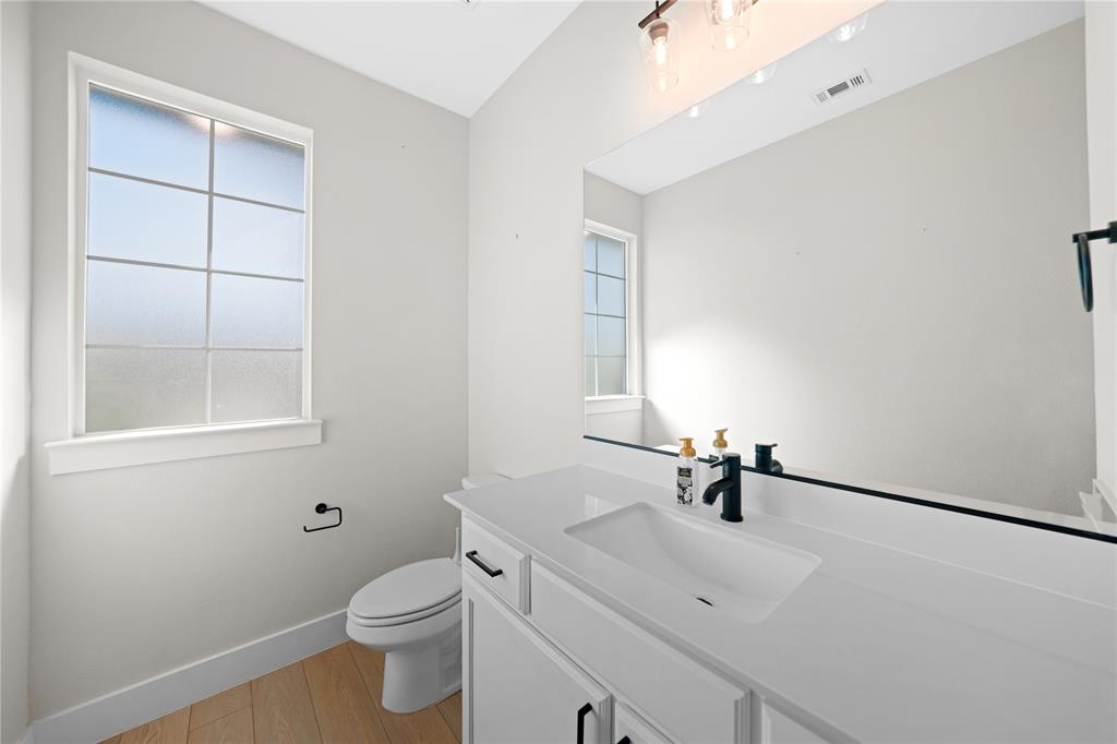 Nevada, Texas, 75173, United States, 3 Bedrooms Bedrooms, ,4 BathroomsBathrooms,Residential,For Sale,1987617