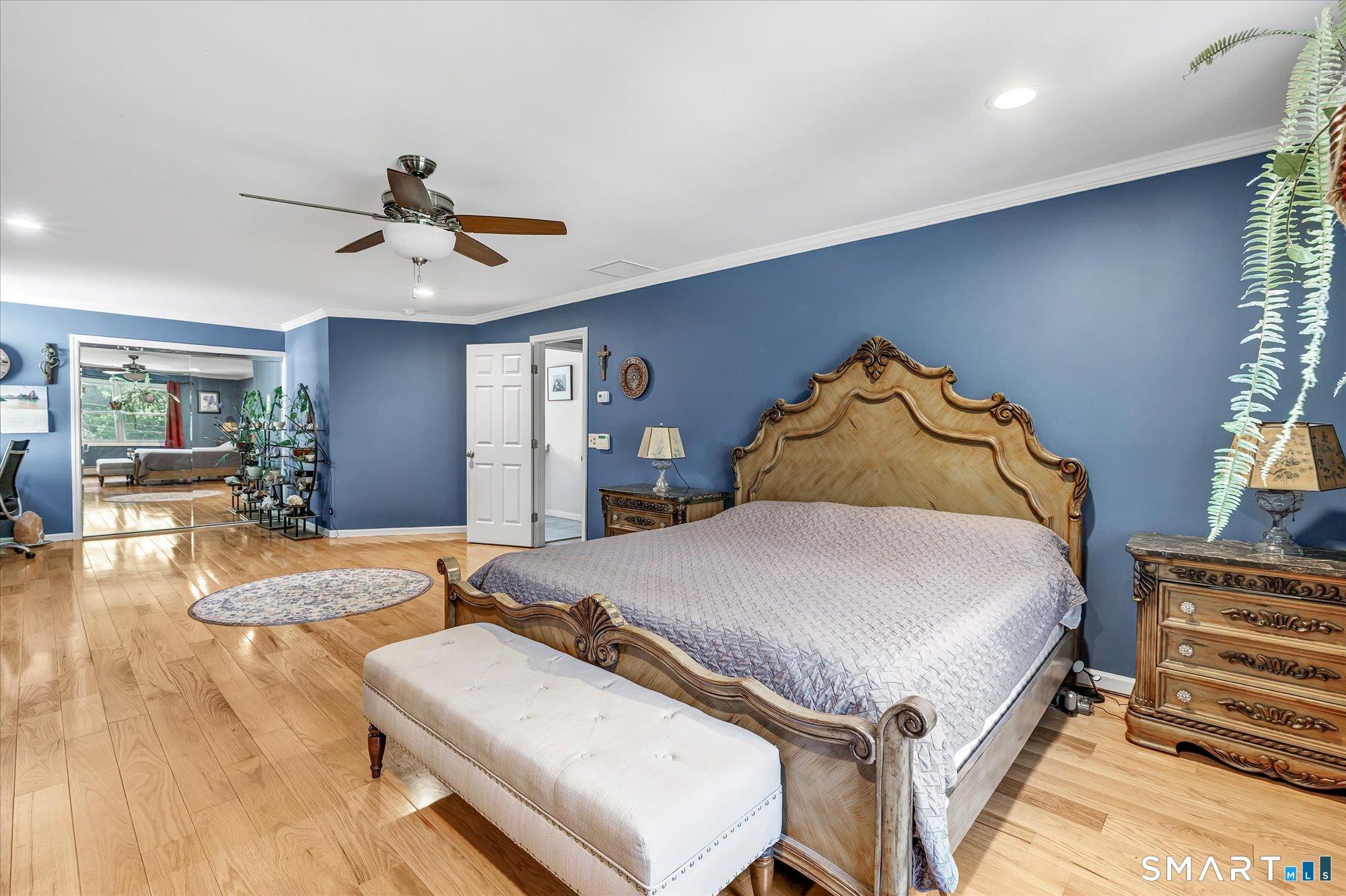 Shelton, Connecticut, 06484, United States, 4 Bedrooms Bedrooms, ,4 BathroomsBathrooms,Residential,For Sale,2049077