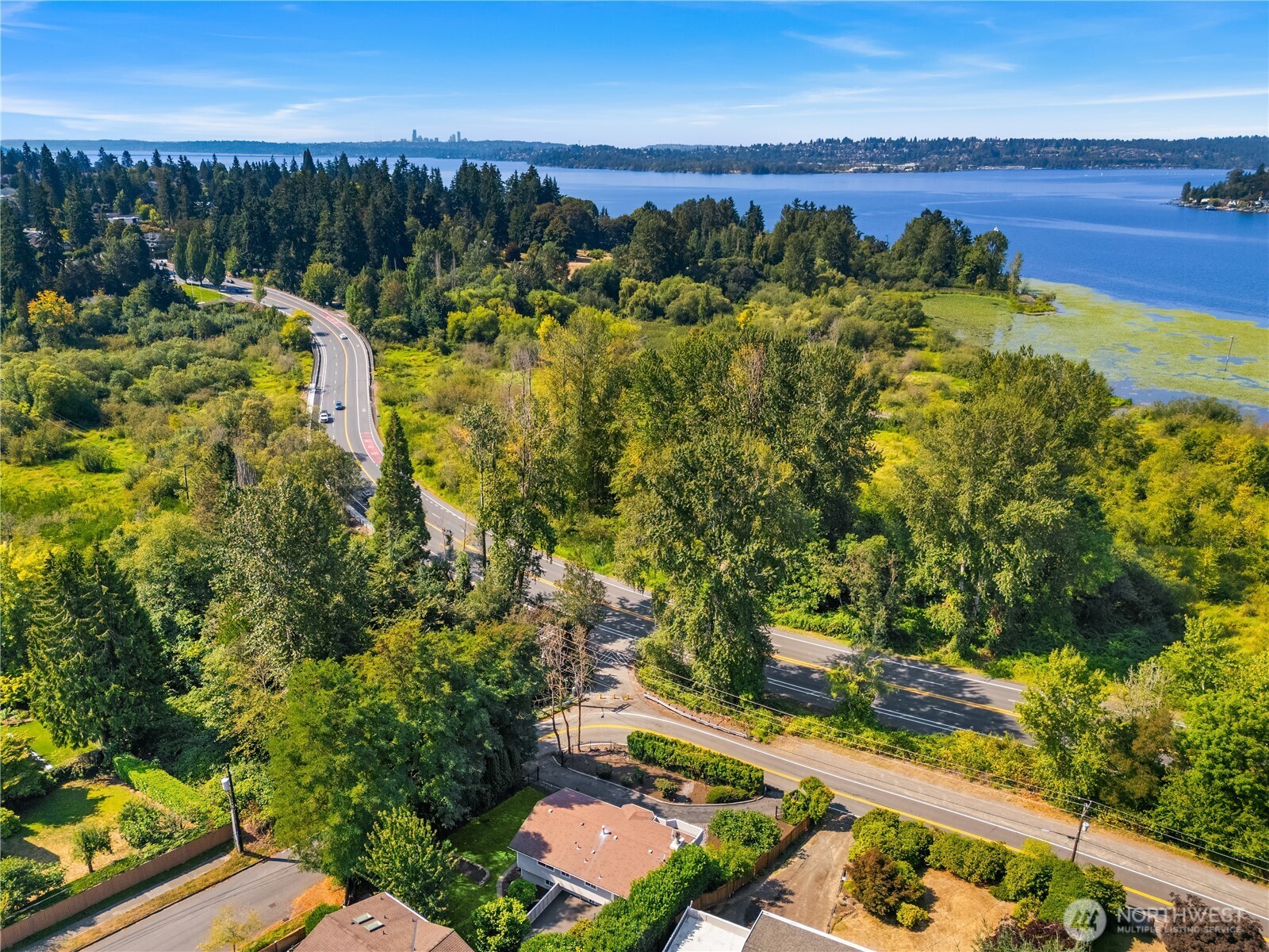 Kirkland, Washington, 98033, United States, 4 Bedrooms Bedrooms, ,2 BathroomsBathrooms,Residential,For Sale,1938855