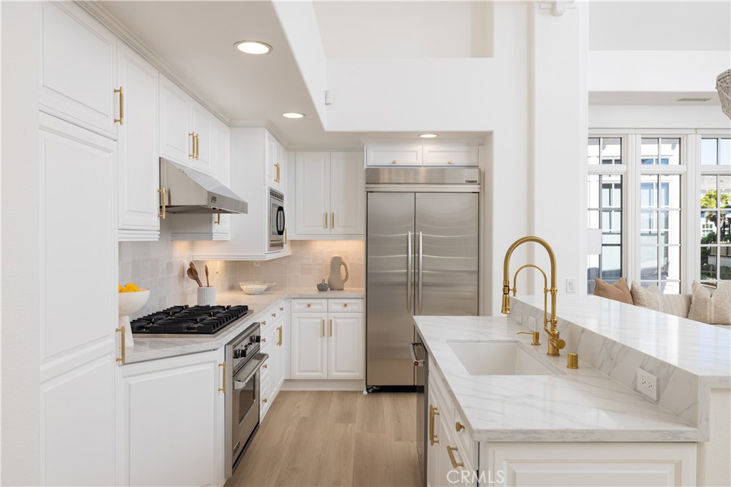 Corona del Mar, California, 92625, United States, 2 Bedrooms Bedrooms, ,2 BathroomsBathrooms,Residential,For Sale,1988207